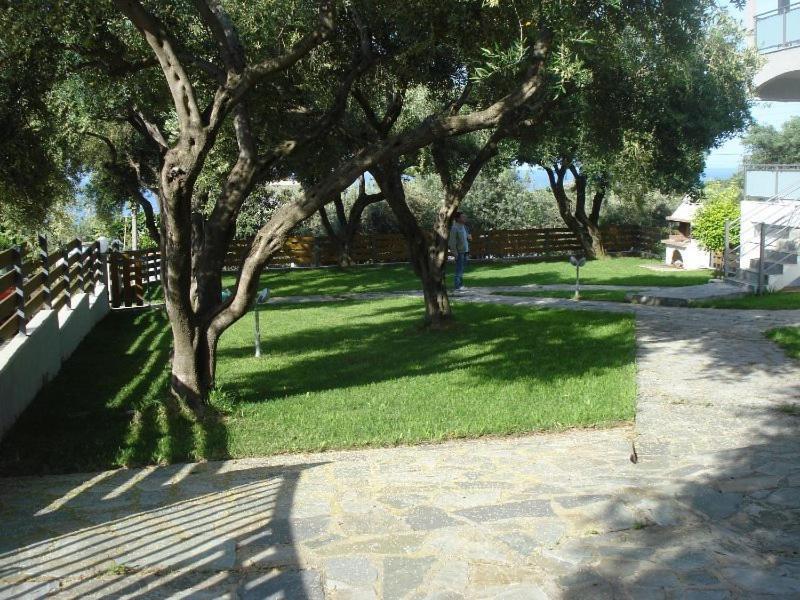 Villa Riza Luaran gambar