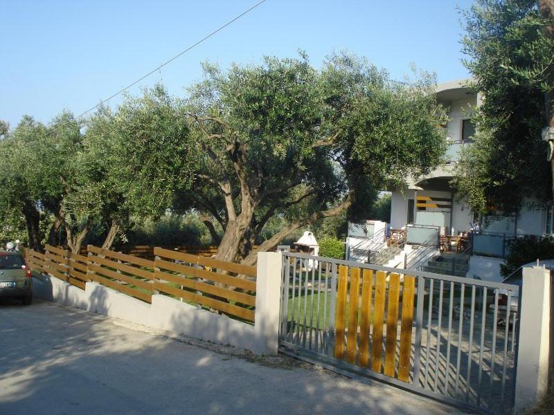 Villa Riza Luaran gambar