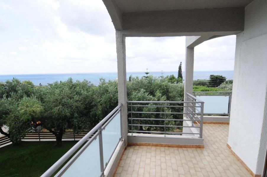 Villa Riza Bilik gambar